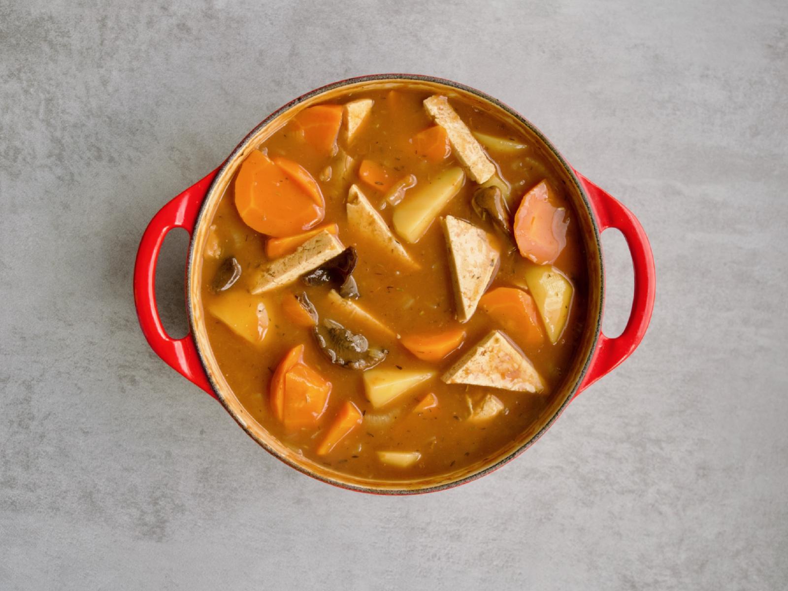 Stoofpot met Padden&shy;stoelen en Tofu titelfoto